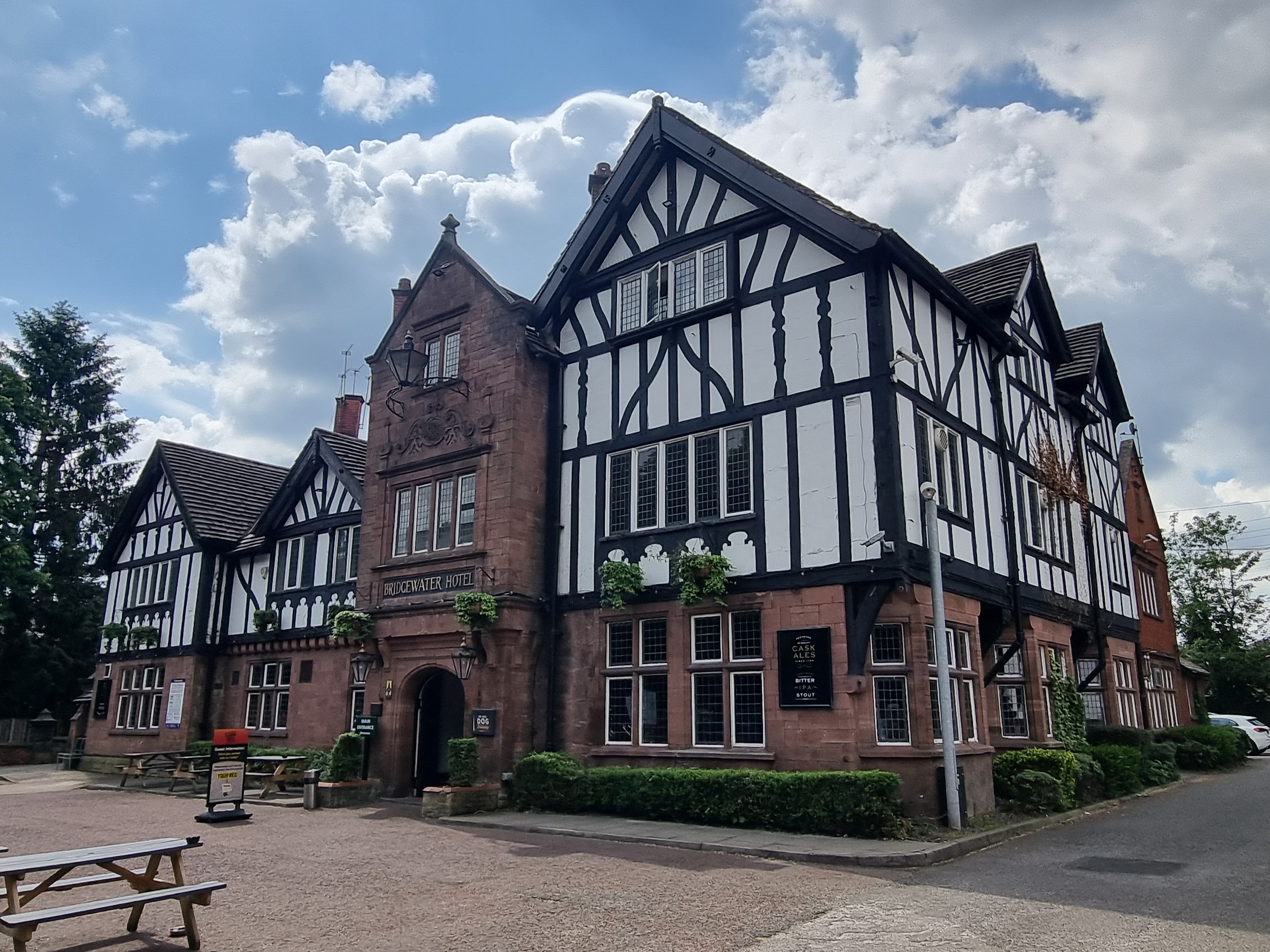 Bridgewater Pub in Worsley